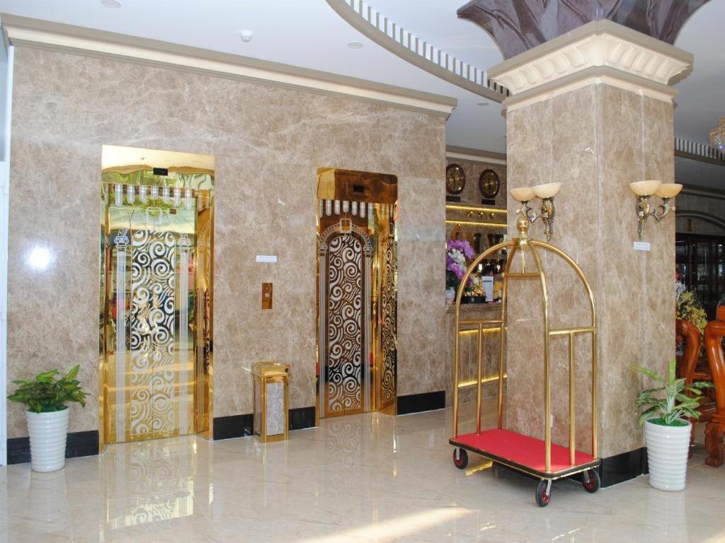 Tran Vinh Hotel Bac Lieu Esterno foto