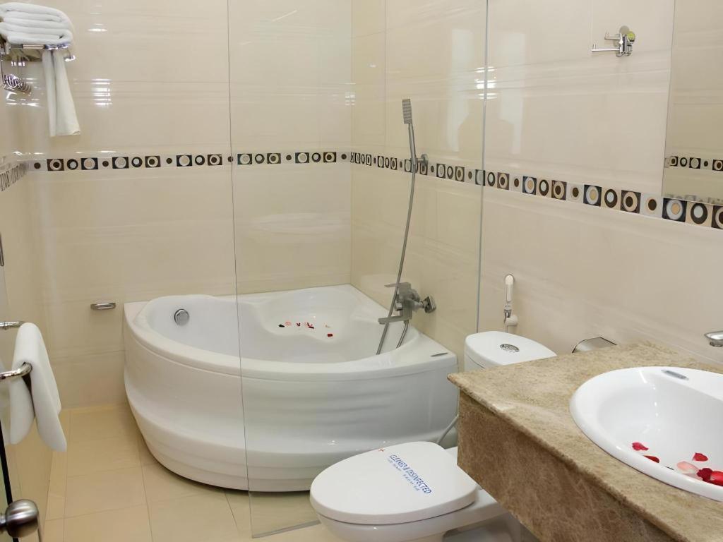 Tran Vinh Hotel Bac Lieu Esterno foto