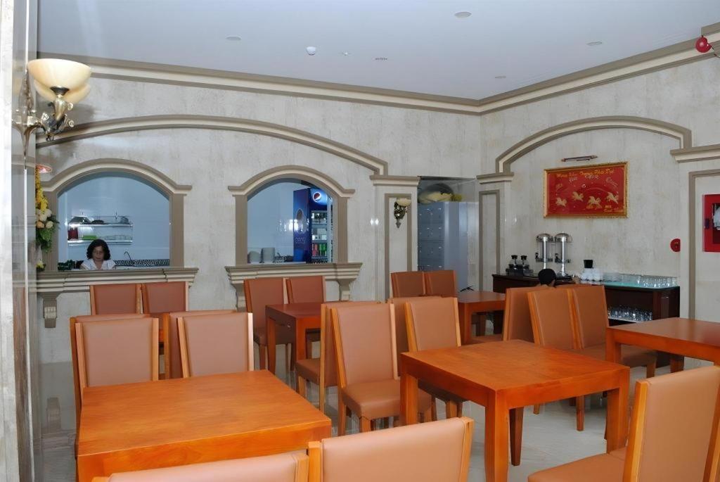 Tran Vinh Hotel Bac Lieu Esterno foto